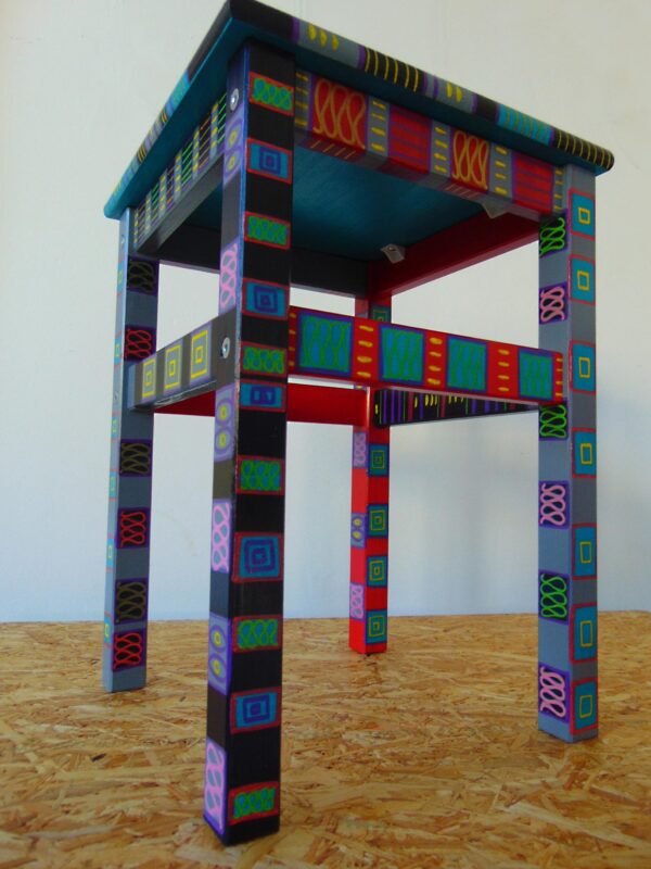 Hocker Bonita <br> H: 45 cm, B: 31 cm, T:31 cm <br>